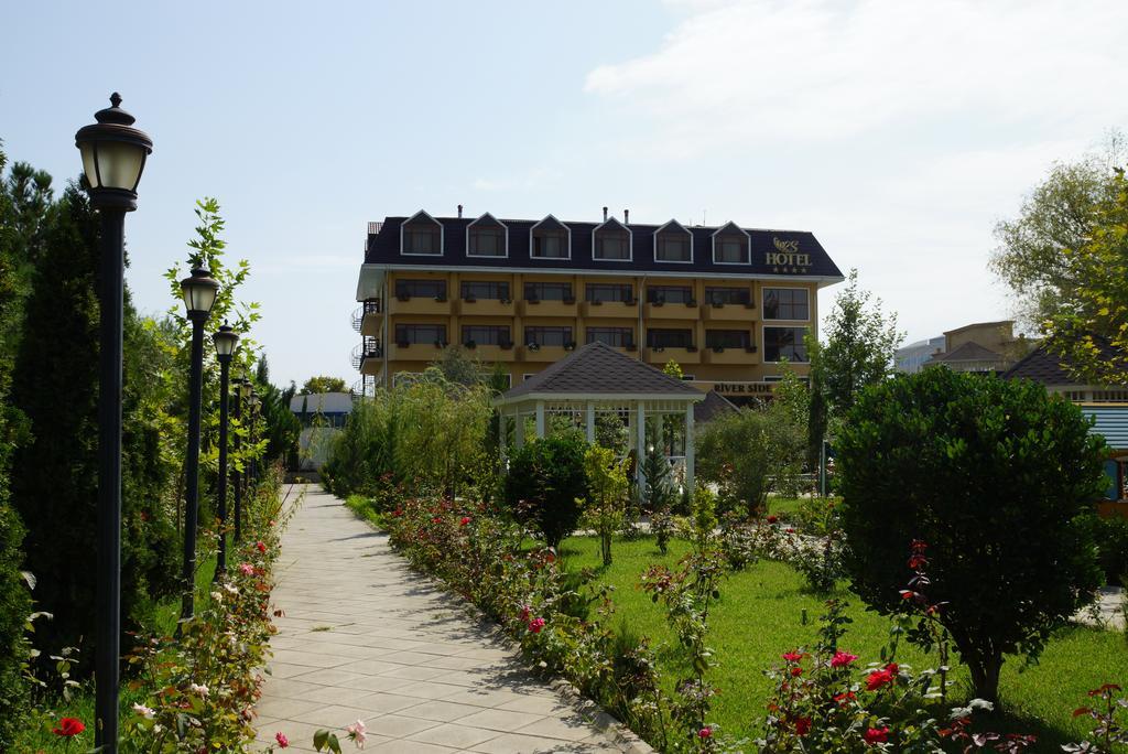 River Side Hotel Mingachevir Exterior photo